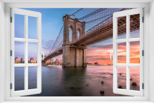 Fototapeta Naklejka Na Ścianę Okno 3D - Brooklyn Bridge New York City at Dusk
