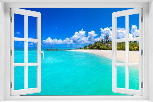 Fototapeta Naklejka Na Ścianę Okno 3D - Tropical beach in the Maldives