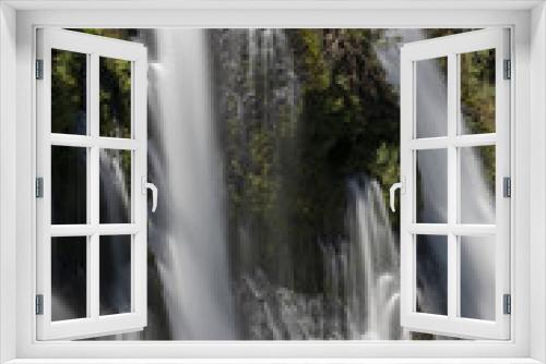Fototapeta Naklejka Na Ścianę Okno 3D - Burney Falls in sunny California