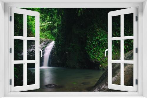 Fototapeta Naklejka Na Ścianę Okno 3D - Maunawili falls, Oahu, Hawaii