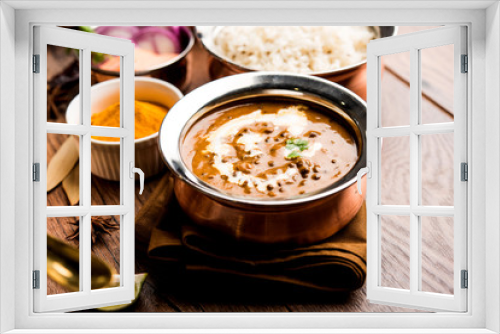 Fototapeta Naklejka Na Ścianę Okno 3D - Dal makhani / makhni is a popular dish from India. Made with ingredients like whole black lentil, butter and cream. Served with Naan/roti and rice