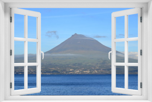 Fototapeta Naklejka Na Ścianę Okno 3D - The Beautiful Isla Faial at the Azores (Portugal) and Pico