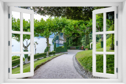 Fototapeta Naklejka Na Ścianę Okno 3D - Villa del Balbianello green garden