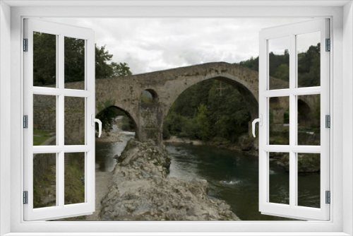 Fototapeta Naklejka Na Ścianę Okno 3D - Puente romano de Cangas de Onil en Asturias