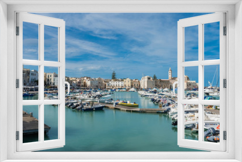 Fototapeta Naklejka Na Ścianę Okno 3D - Hafen von Trani; Apulien; Italien