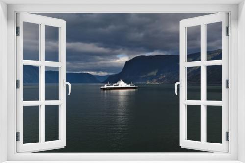 Fototapeta Naklejka Na Ścianę Okno 3D - ferry in the lake