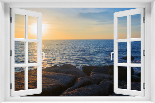 Fototapeta Naklejka Na Ścianę Okno 3D - Rocky seashore and sunset