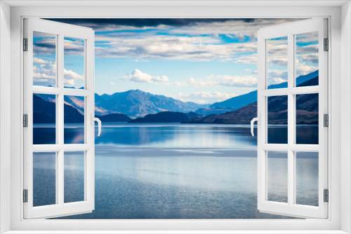 Fototapeta Naklejka Na Ścianę Okno 3D - The calm waters of Lake  Wanaka in New Zealand