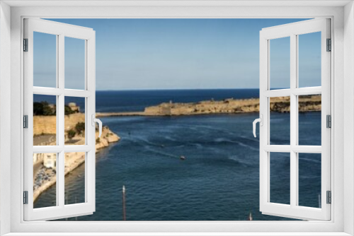 Fototapeta Naklejka Na Ścianę Okno 3D - Panorama photo - The Grand Harbour (Harbor) of the ancient city of Valletta, Malta.