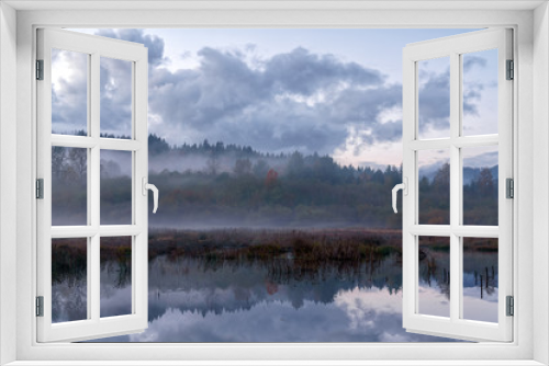 Fototapeta Naklejka Na Ścianę Okno 3D - Fog On The Beaver Pond