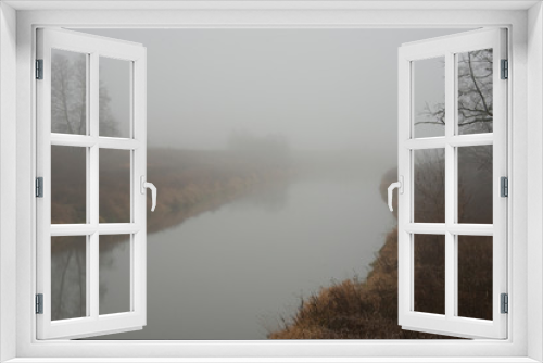 Fototapeta Naklejka Na Ścianę Okno 3D - landscape - fog in  late fall