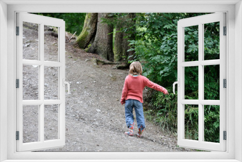 jeunes enfant nature bois environnement