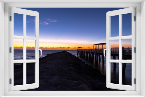 Fototapeta Naklejka Na Ścianę Okno 3D - Sunrise or Sunset by the beach
