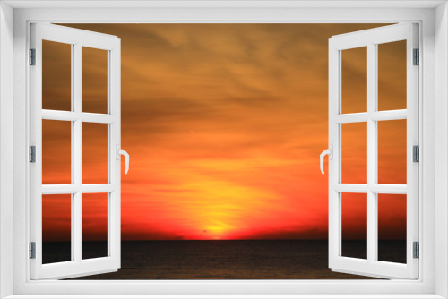 Fototapeta Naklejka Na Ścianę Okno 3D - Beautiful sunrise on the sea