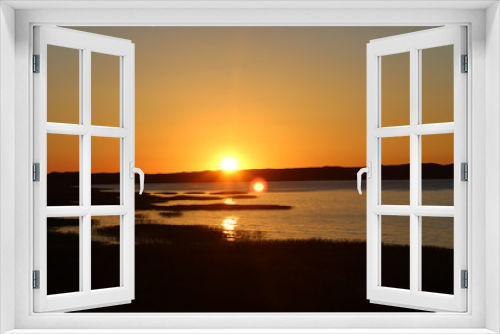 Fototapeta Naklejka Na Ścianę Okno 3D - Summer golden sunrise on the lake