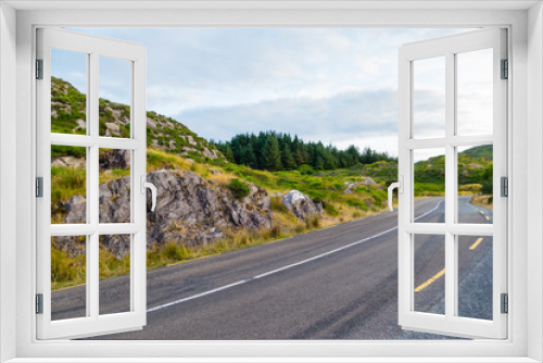 Fototapeta Naklejka Na Ścianę Okno 3D - Country Road through Rocky Ireland Landstraße durch felsiges Irland Ring of Kerry