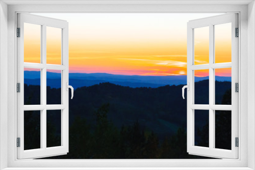 Fototapeta Naklejka Na Ścianę Okno 3D - Bieszczady mountains at sunset.