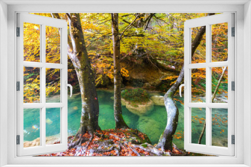 Fototapeta Naklejka Na Ścianę Okno 3D - autumnal landscape at Urederra source, Spain