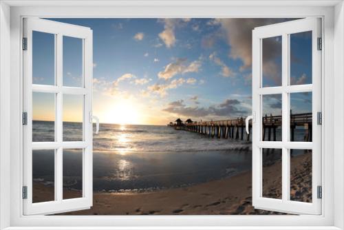 Fototapeta Naklejka Na Ścianę Okno 3D - Beach scene at sunset
