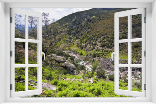 Fototapeta Naklejka Na Ścianę Okno 3D - Sierra de Gredos. Garganta Tejea