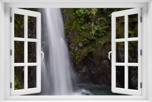 Fototapeta Naklejka Na Ścianę Okno 3D - La Paz Waterfall in Costa Rica