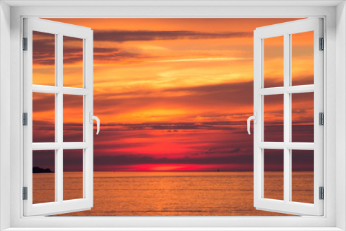 Fototapeta Naklejka Na Ścianę Okno 3D - beautiful sunset sky over the baltic sea