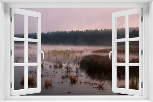 Fototapeta Naklejka Na Ścianę Okno 3D - morning mist over a lake