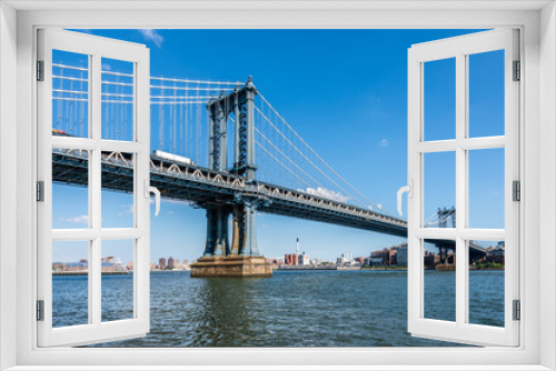 Fototapeta Naklejka Na Ścianę Okno 3D - New York City's Manhattan Bridge Crossing Over to Brooklyn