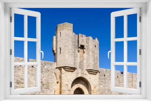 Fototapeta Naklejka Na Ścianę Okno 3D - Stadtmauer von Aigues-Mortes in Südfrankreic in