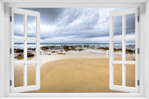 Fototapeta Naklejka Na Ścianę Okno 3D - stormy beach