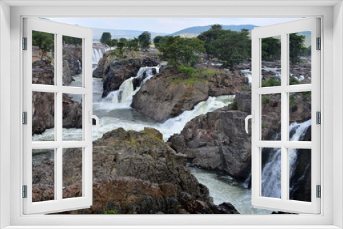 Fototapeta Naklejka Na Ścianę Okno 3D - Trip to Hogennakal Waterfalls