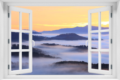 Fototapeta Naklejka Na Ścianę Okno 3D - Amazing view of mountain, mist & cloud when dawn coming..