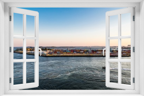 Fototapeta Naklejka Na Ścianę Okno 3D - Freight on Distant Dock