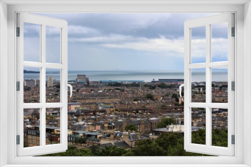 Fototapeta Naklejka Na Ścianę Okno 3D - Edinburgh city skyline in Scotland
