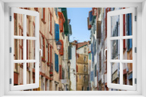 Fototapeta Naklejka Na Ścianę Okno 3D - Street in Bayonne, France
