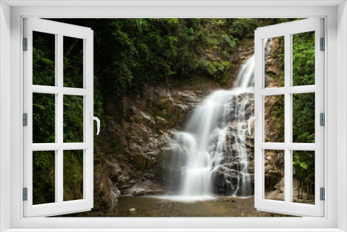 Fototapeta Naklejka Na Ścianę Okno 3D - Cascata nel parco nazionale Podocarpus, Ecuador