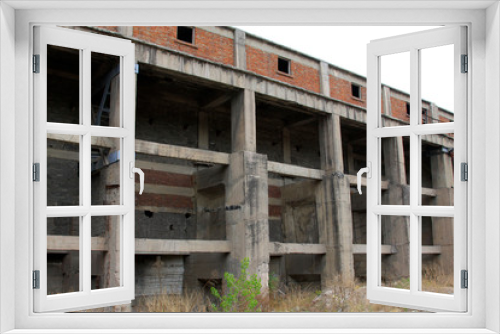 Fototapeta Naklejka Na Ścianę Okno 3D - concrete pouring abandoned building