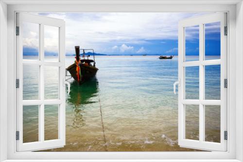 Fototapeta Naklejka Na Ścianę Okno 3D - Thai boat near the beach. Phi Phi island. Thailand