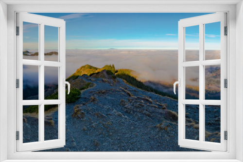 Fototapeta Naklejka Na Ścianę Okno 3D - Jesienny Giewont z morzem chmur