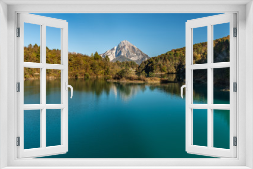 Fototapeta Naklejka Na Ścianę Okno 3D - Ambiesta. Lake of Verzegnis. Autumn reflexes