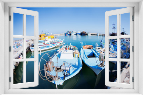 Fototapeta Naklejka Na Ścianę Okno 3D - fishing boats at a port