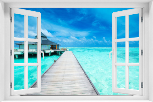 Fototapeta Naklejka Na Ścianę Okno 3D - tropical beach in Maldives with few palm trees and blue lagoon