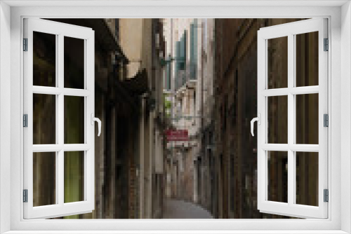 Fototapeta Naklejka Na Ścianę Okno 3D - Street in Venice Italy