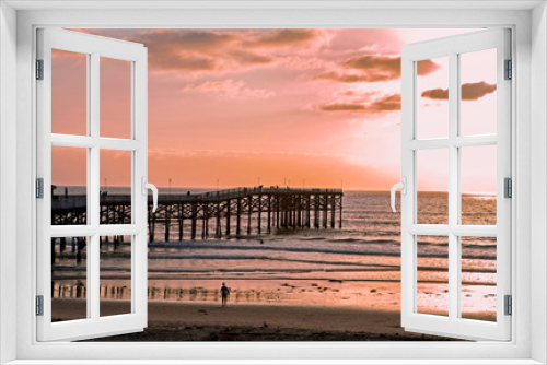 Fototapeta Naklejka Na Ścianę Okno 3D - sunset on the beach in San Diego