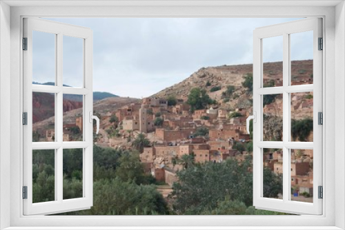 Fototapeta Naklejka Na Ścianę Okno 3D - Ancient Berber village in Morocco's Atlas Mountains