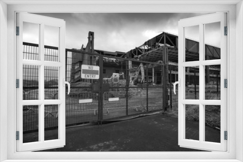 Fototapeta Naklejka Na Ścianę Okno 3D - The Imperial Tobacco factory in Nottingham being demolished