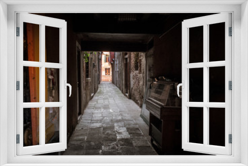 Fototapeta Naklejka Na Ścianę Okno 3D - イタリアのベニスの路地