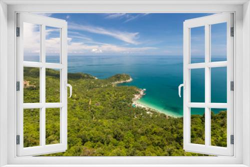 Fototapeta Naklejka Na Ścianę Okno 3D - Bird eye view to a tropical beach