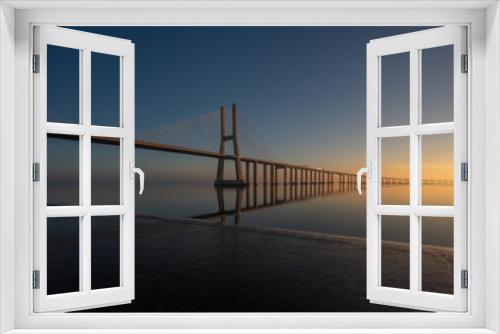 Fototapeta Naklejka Na Ścianę Okno 3D - Long exposure of Vasco de Gama Bridge, Lisbon, Portugal