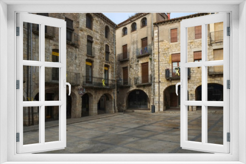 Fototapeta Naklejka Na Ścianę Okno 3D - A square in the center of Besalu, Catalonia